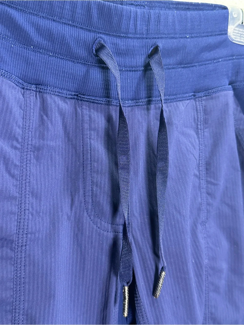 lululemon athletica Deep Navy dance studio 7/8